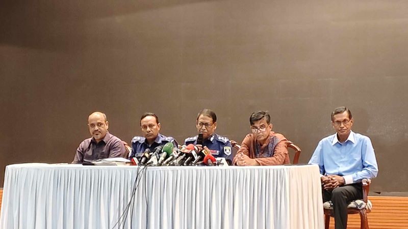 পুলিশকে গুলির নির্দেশদাতা কারা, এখনই বলা সম্ভব নয়: আইজিপি